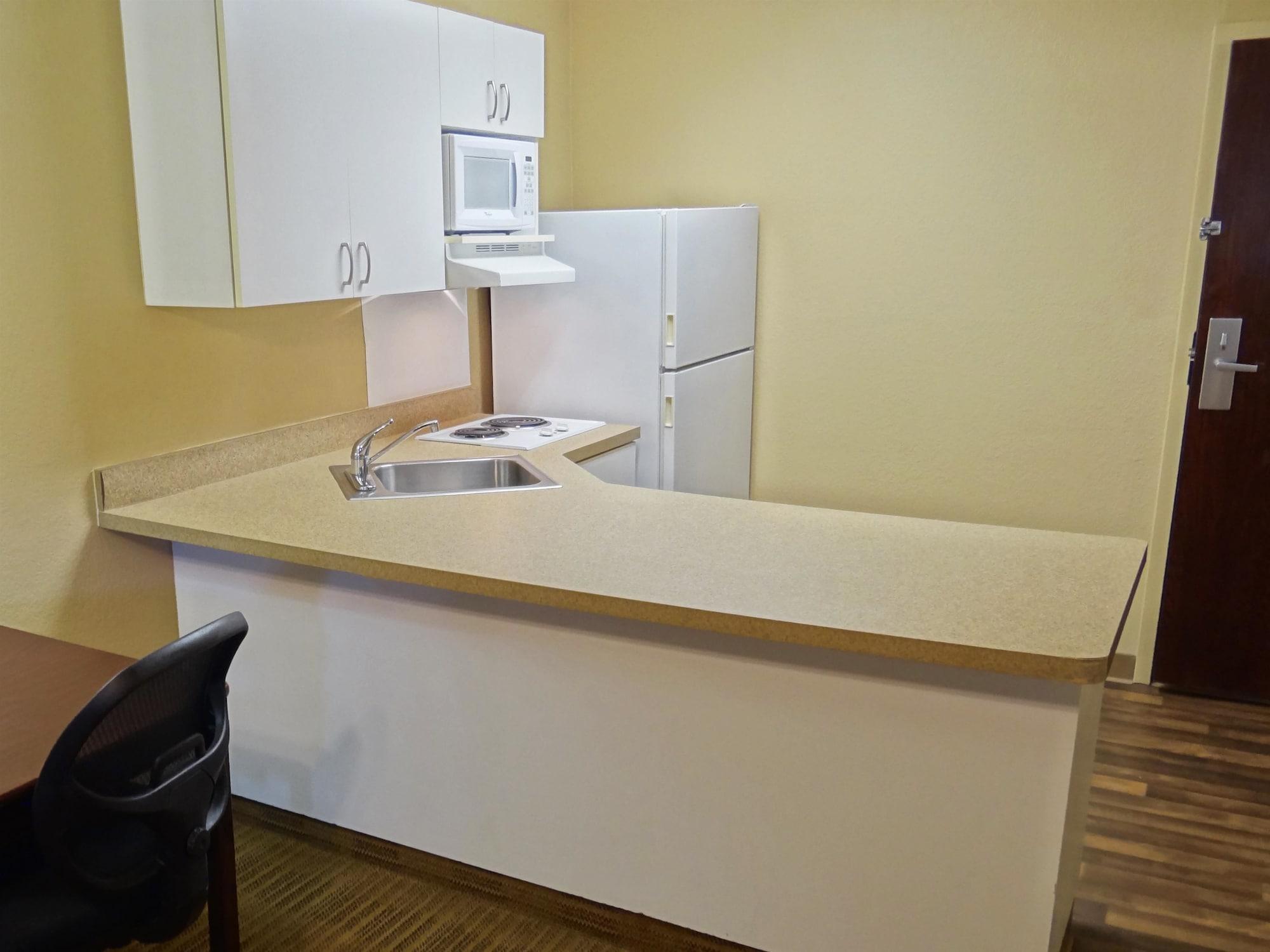 Extended Stay America Suites - Philadelphia - Plymouth Meeting - East Экстерьер фото