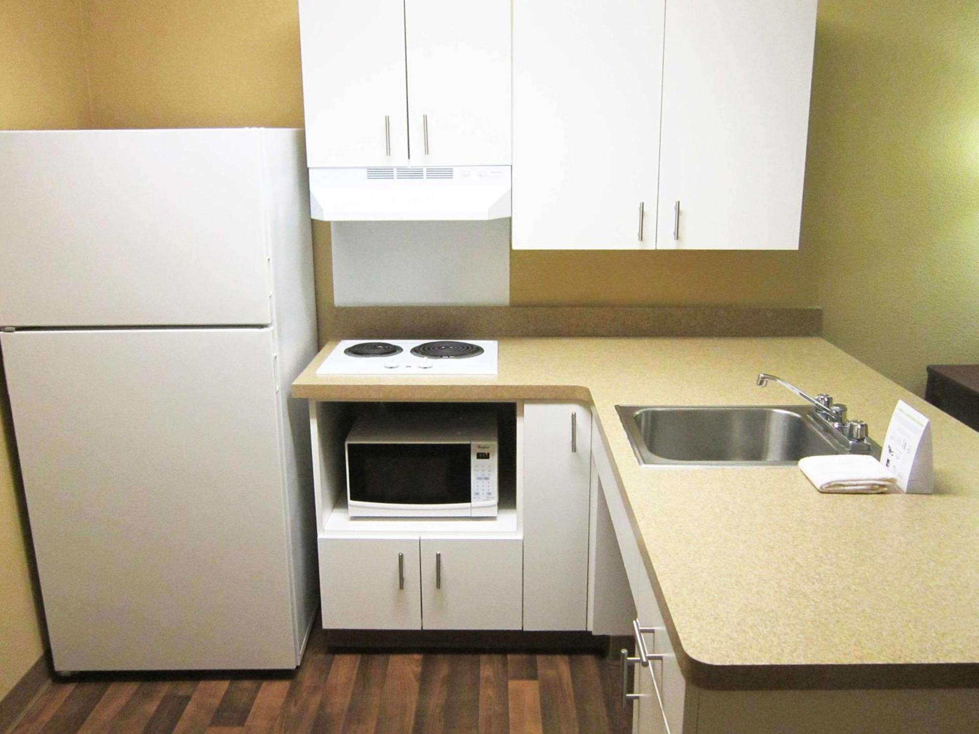 Extended Stay America Suites - Philadelphia - Plymouth Meeting - East Экстерьер фото