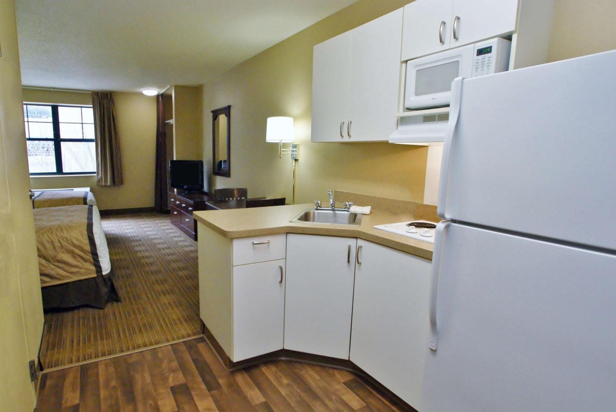 Extended Stay America Suites - Philadelphia - Plymouth Meeting - East Экстерьер фото