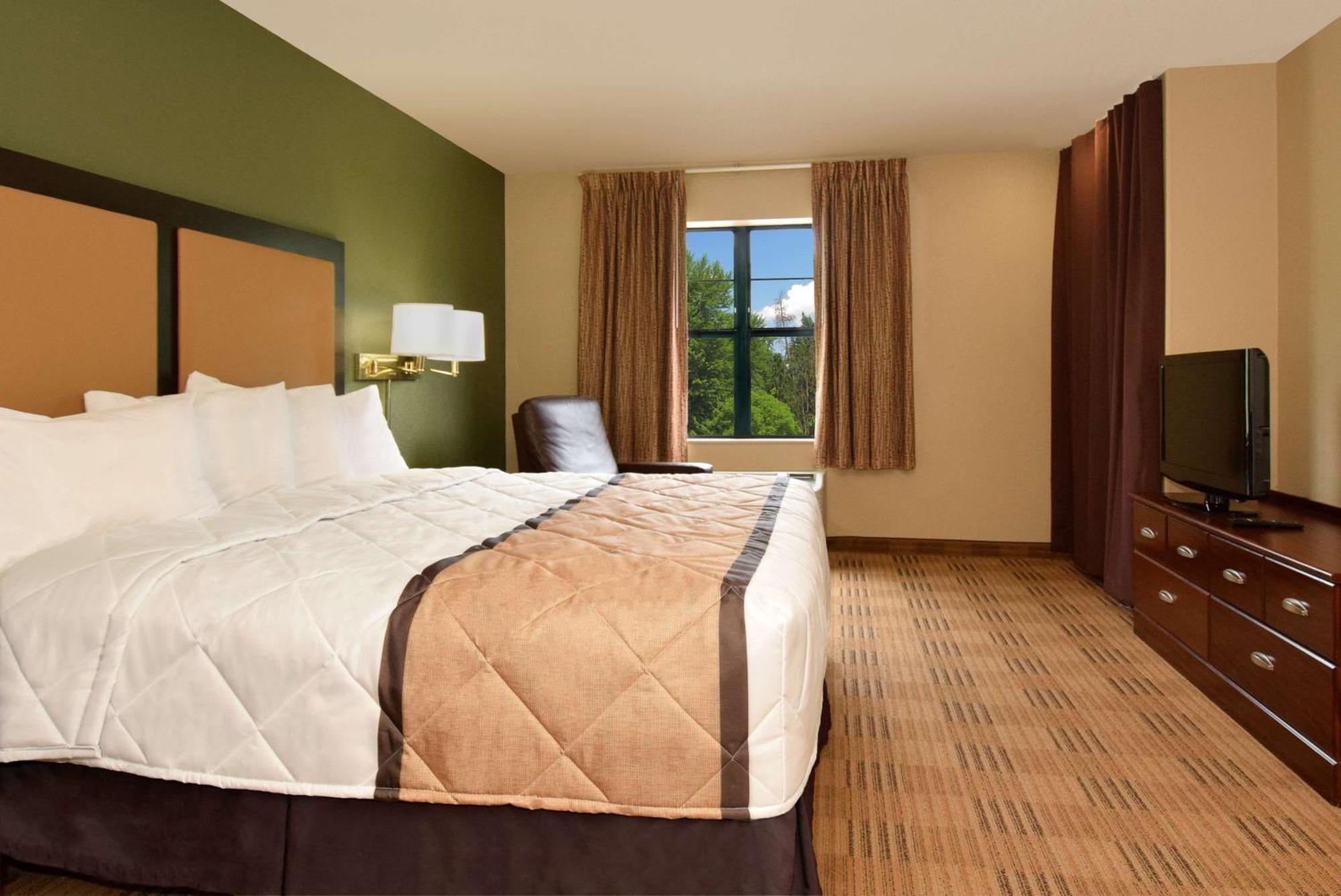 Extended Stay America Suites - Philadelphia - Plymouth Meeting - East Экстерьер фото
