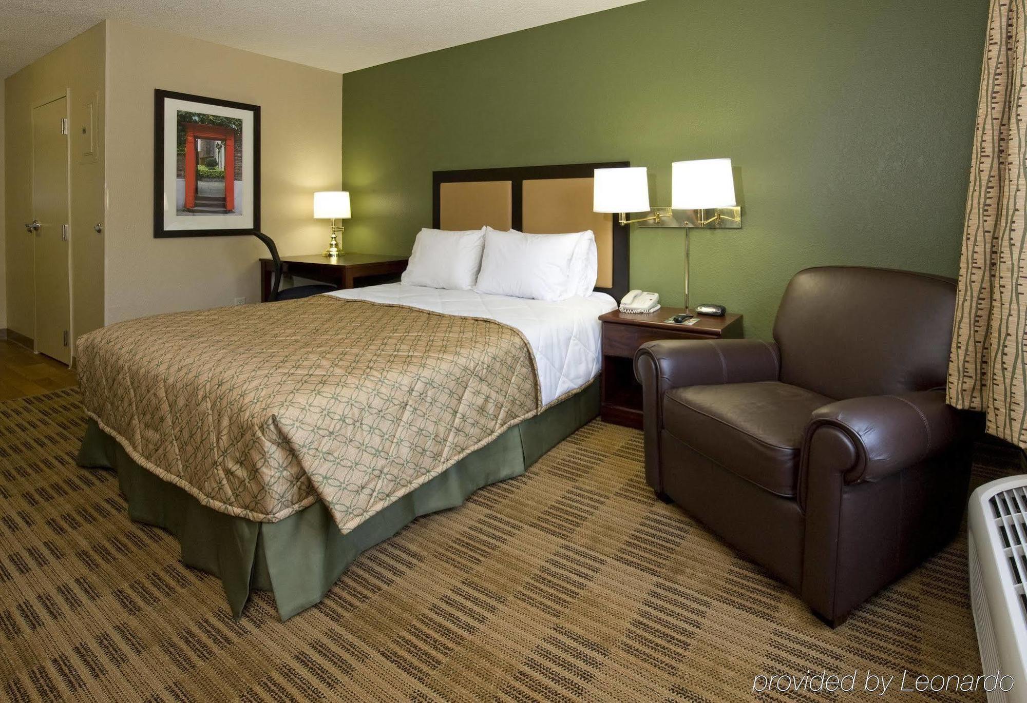 Extended Stay America Suites - Philadelphia - Plymouth Meeting - East Экстерьер фото