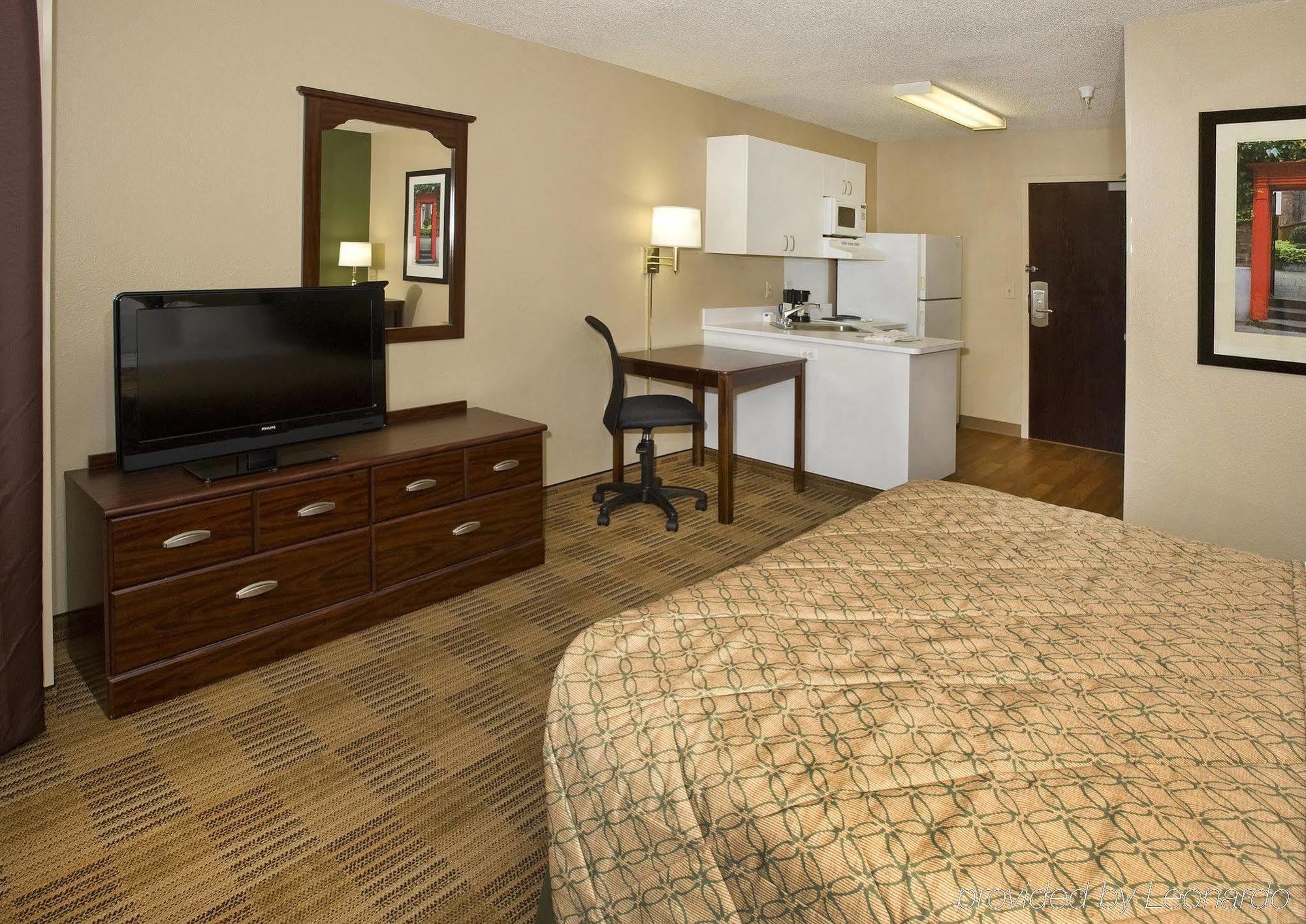 Extended Stay America Suites - Philadelphia - Plymouth Meeting - East Экстерьер фото